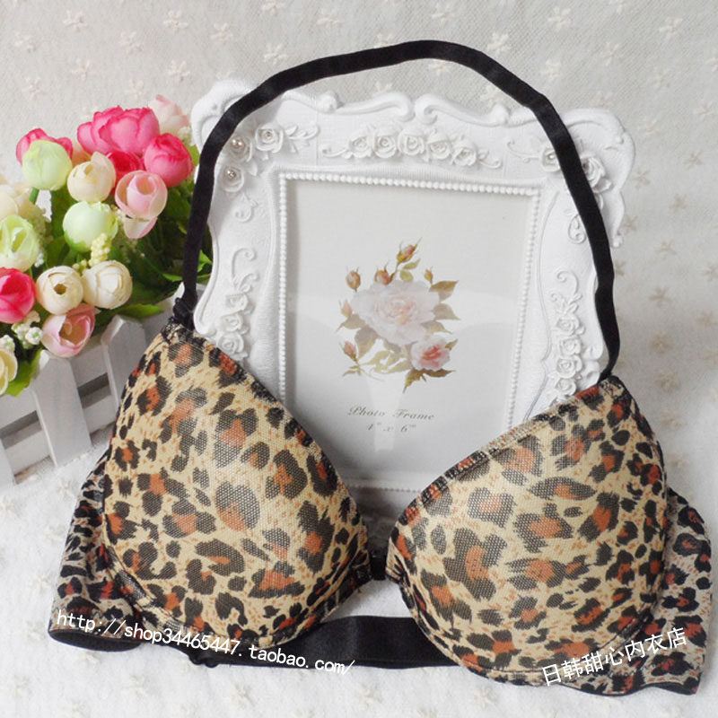 日系<em>少女</em>前扣美背<em>文胸</em> 性感聚拢花朵挂脖内衣