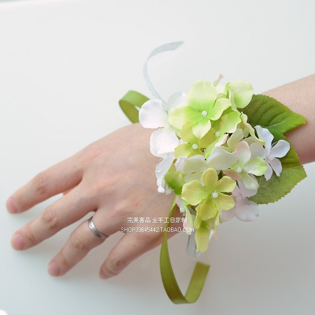 绿白色绣球花婚礼手腕花 <em>新娘</em>手花 结婚<em>姐妹花</em>