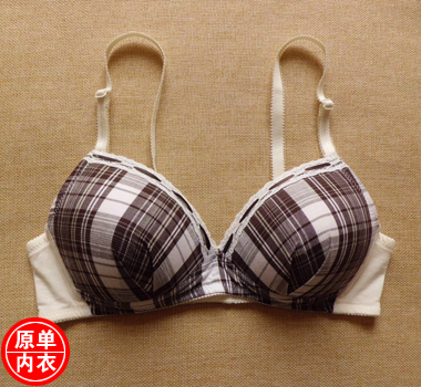 <em>文胸</em>外贸原单聚拢型无钢圈运动收副乳防震三排