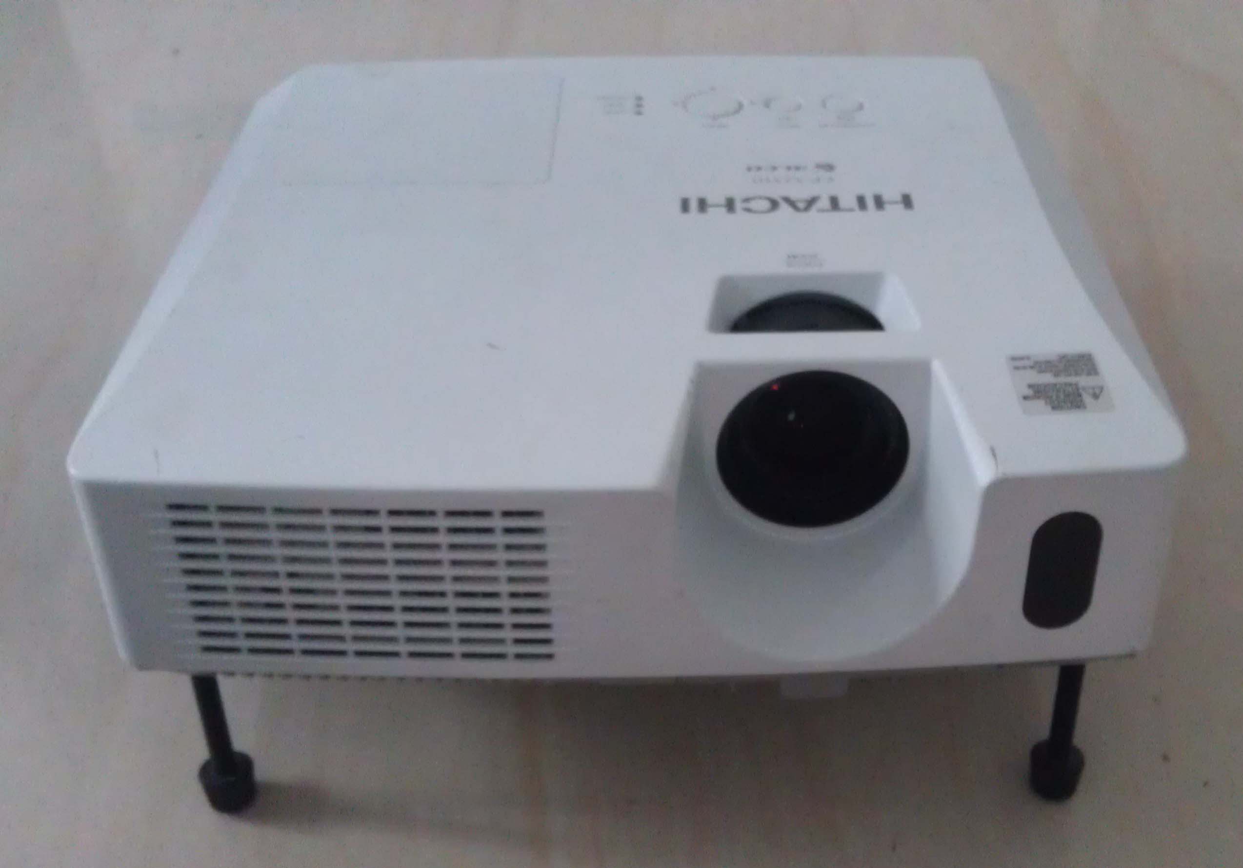 二手投影仪Hitachi\/日立HCP-3050X\/3020X\/CP
