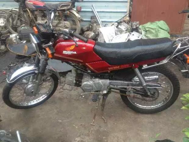 本田win100飞鹰 HONDA小本田 鹰仔 摩托车 整