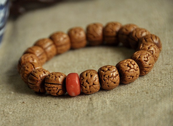 精品手工打磨藏式1.3老桃核手串 佛珠 配清代老