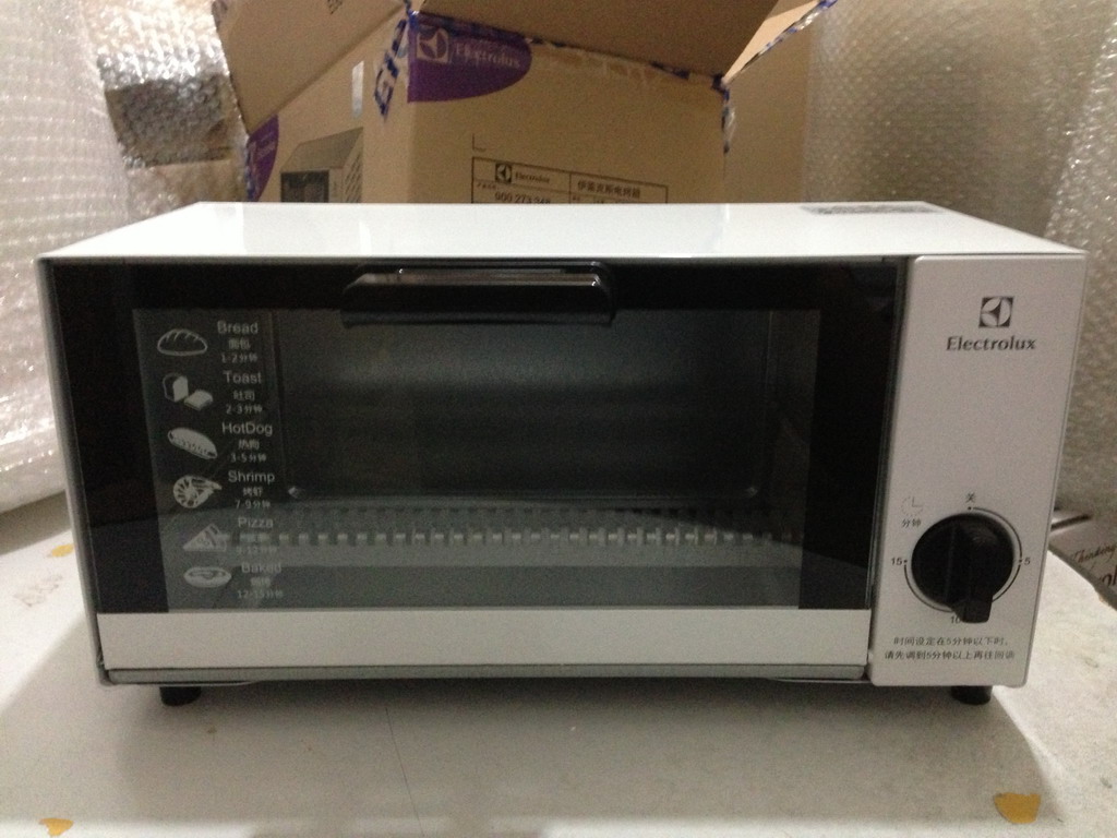 伊莱克斯电烤箱EGOT 010  小容量大作为 带机打
