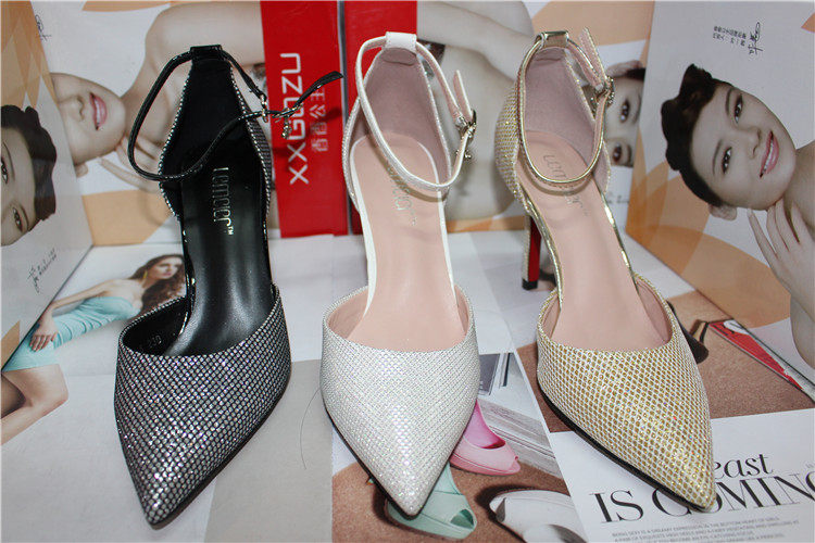 <em>乐妹儿</em>韩版新款尖头高跟鞋细跟性感浅口单鞋夜