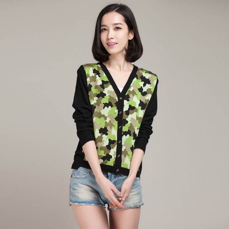 欧美风迷彩印花<em>个性开衫女针织</em>衫春空调衫薄毛