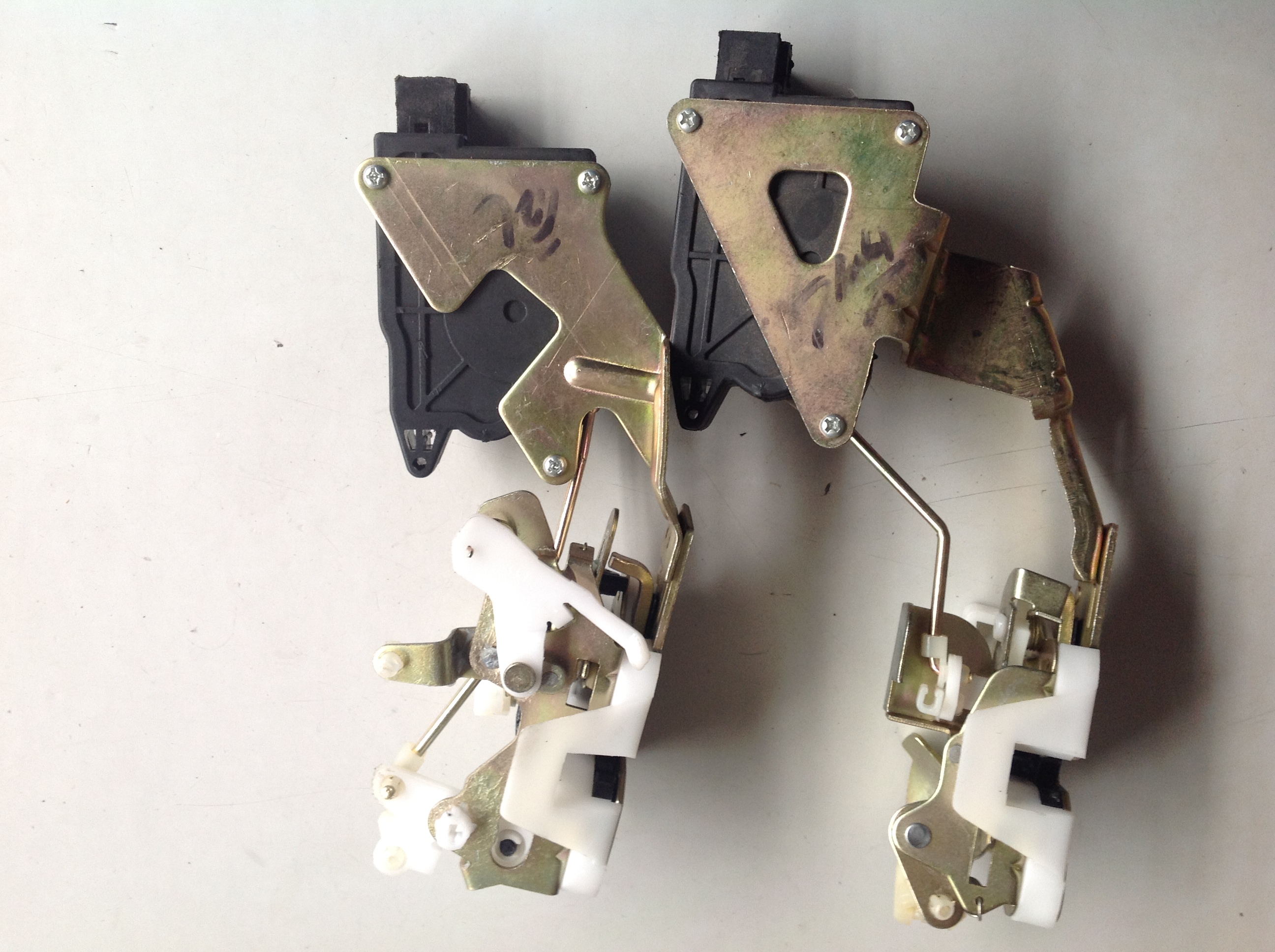 奇瑞配件 奇瑞QQ QQ3\/A1右后车门锁块 闭锁器