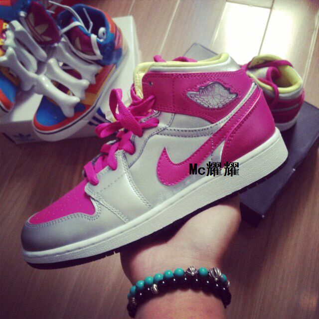 NIKE Air <em>Jordan</em> 1 MID<em>乔丹</em>GS<em>女板鞋</em>复活节银