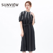 SUNVIEW/尚约2023春夏圆领波点短袖连衣裙黑底白点规则图案