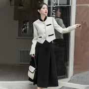 小香风套装法式时尚休闲气质，白色上衣搭配黑色半身裙两件套高级感