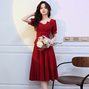 夏季红色晚礼服女2024法式高端钉珠日常方领洋装敬酒连衣裙