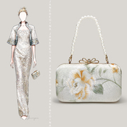 国风绣花晚宴包搭配(包搭配)旗袍的包包女中式高级感珍珠链手提小方包