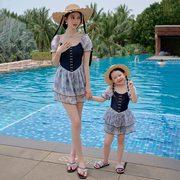 亲子泳衣母女大码温泉保守半袖裙式连体平角胖妹妹泳装遮肚显瘦