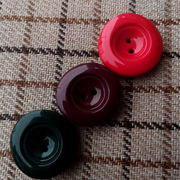 厚实扣子树脂亮面红色墨绿色紫红色纽扣两眼服装羊绒大衣毛衣钮扣