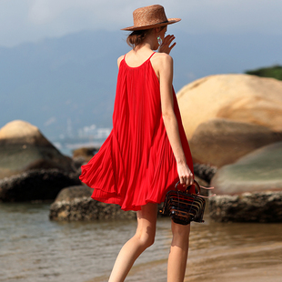 小个子短裙沙滩裙，夏季女短款无袖，挂脖连衣裙红色雪纺风琴褶裙子