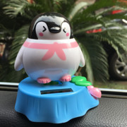 太阳能公仔企鹅娃娃汽车摆件创意地摊货源台湾娃娃机适用