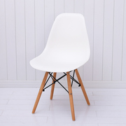 北欧伊姆斯椅子实木脚休闲办公椅简约餐椅时尚塑料创意靠背电脑椅