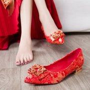 红色结婚婚鞋女2020踩堂新娘，鞋低跟高跟粗跟红鞋平底秀禾单鞋