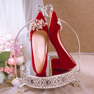 红色婚鞋2022年法式高级主，婚纱新娘鞋，尖头粗跟绒面低跟单鞋女3cm