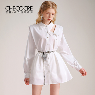 茬客小众设计感白色衬衫裙，2024年个性镂空优雅气质垫肩连衣裙