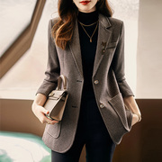 灰色格子小西装外套女春秋季高级感韩版休闲气质，毛呢厚款西服上衣