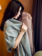 高档围巾女秋冬季韩版双面格子，空调披肩两用百搭保暖加厚围脖