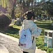 hellokitty双肩包女2023可爱小众揹包女初中高中学生印花书包