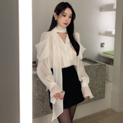 韩国chic春季法式气质v领飘带设计宽松百搭堆堆袖白色衬衫上衣女