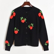 2023秋冬女明星同款黑色绣花草莓圆领针织毛衣长袖开衫外套