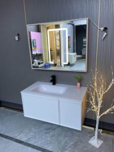 白色烤漆浴室柜组合钢化玻璃，一体盆卫生间洗漱台脸盆，柜智能镜简约