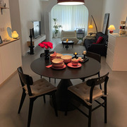 纯黑岩板圆桌小户型，家用简约圆形餐桌，个性复古设计师圆桌饭桌