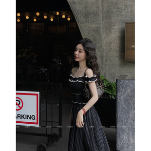 ministudio徐琳「豆蔻黑天鹅，2.0」条纹撞色花边一字，肩连衣裙上衣