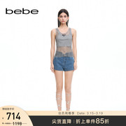 bebe夏季系列女士，宽腰磨毛波点logo皮标牛仔短裤211504