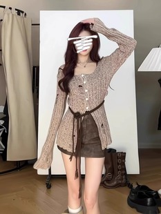 美式辣妹镂空破洞针织毛衣女秋季设计感开叉修身显瘦长袖上衣