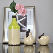 欧式乡村田园北欧风格，陶瓷米色小口花瓶，家居台面苹果梨客厅装饰品