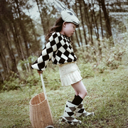 女童秋季针织衫重工立体编织黑白渐变格子，长袖毛衣裙裤套装