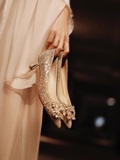 主婚纱婚鞋不累脚结婚鞋子猫跟方钻金色单鞋女矮跟水晶新娘鞋