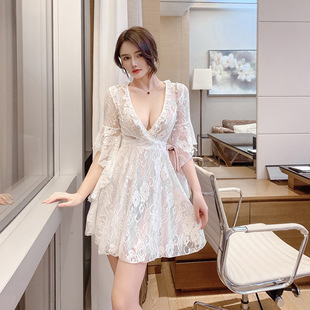2021夏夜店女装性感深v低胸收腰显瘦气质白色蕾丝中袖连衣裙