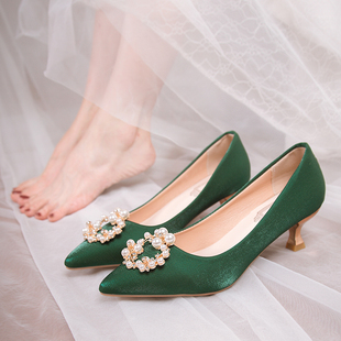 绿色婚鞋结婚新娘鞋中式秀禾服女鞋，绸缎礼服鞋小跟尖头细跟高跟鞋