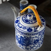 景德镇瓷器茶壶陶瓷大容量凉水壶大号青花瓷冷水壶提梁泡茶壶家用
