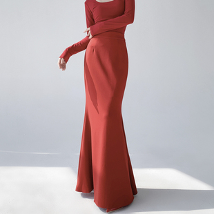 AKSAYA高级感时尚气质暗红色半身裙长款高腰包臀裙女秋季2023