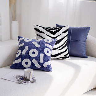 克莱因蓝色沙发客厅抱枕高级轻奢靠垫靠枕样板房民宿原创简约现代