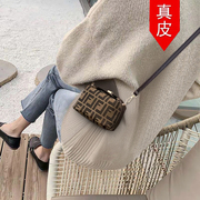 香港小包包女夏季2023潮高级质感时尚斜挎包女包小众设计