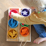 德国grimm's彩虹积木，分拣碗儿童颜色匹配形状分类木制玩具grimms
