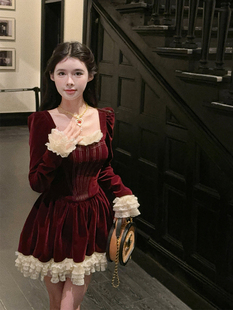 大码法式复古红色圣诞方领连衣裙女秋冬高级感甜美收腰公主蓬蓬裙