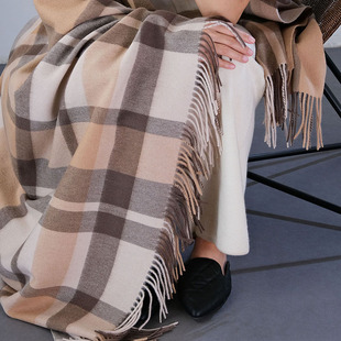 APCSHOP 加大加厚纯羊毛披毯格纹午休毯保暖居家多功能盖毯