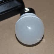 LED灯泡E27螺口超亮5W暖白球泡吸顶灯吊灯三色变光光源家用节能灯