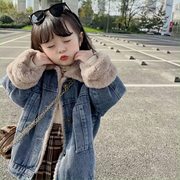 儿童韩版牛仔外套2023冬季女宝宝翻领中长款加厚保暖时髦上衣