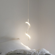 现代简约主卧室床头，吊灯极简个性背景墙，壁灯创意单头吊线灯小吊灯