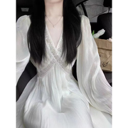 法式白色v领泡泡长袖连衣裙女春秋宫廷风高端精致正式场合长裙子