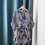 韩国蝙蝠袖衬衫女夏季薄款2024几何印花套头短袖V领上衣宽松